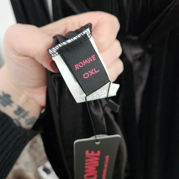 Black Velvet Embroidered Dress - Picture 6 of 7